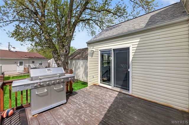 124 Hillcrest Rd, Tonawanda, NY 14150