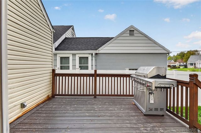 124 Hillcrest Rd, Tonawanda, NY 14150