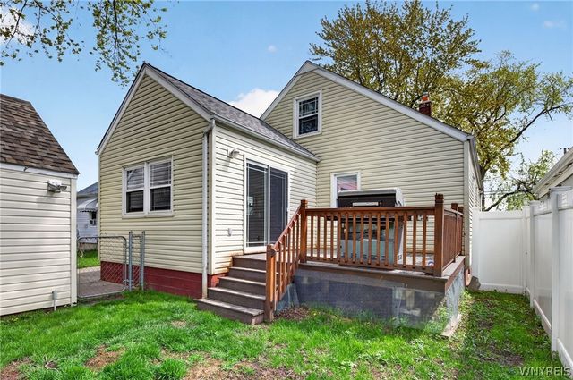 124 Hillcrest Rd, Tonawanda, NY 14150