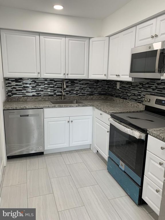 2113 HARBOUR DR, Palmyra, NJ 08065