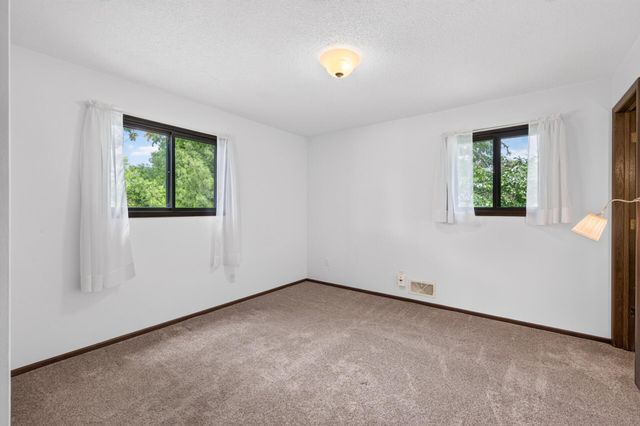 5326 Knox Avenue N, Brooklyn Center, MN 55430