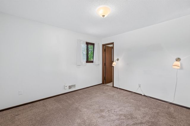 5326 Knox Avenue N, Brooklyn Center, MN 55430
