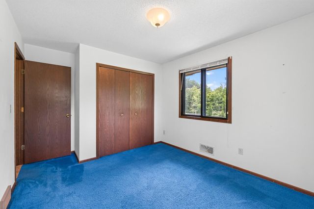 5326 Knox Avenue N, Brooklyn Center, MN 55430
