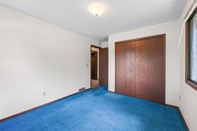 5326 Knox Avenue N, Brooklyn Center, MN 55430