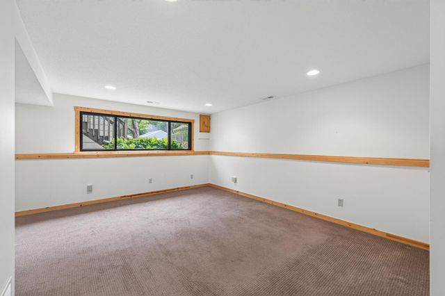 5326 Knox Avenue N, Brooklyn Center, MN 55430