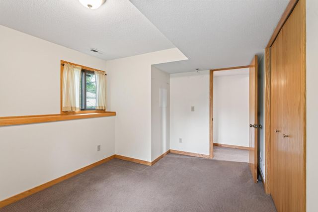 5326 Knox Avenue N, Brooklyn Center, MN 55430