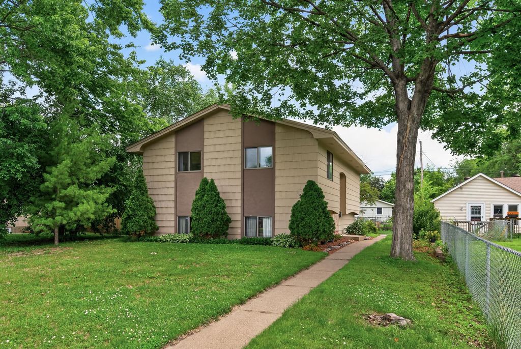 5326 Knox Avenue N, Brooklyn Center, MN 55430