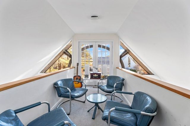 22 Old Harbor Lane, Oak Bluffs, MA 02557