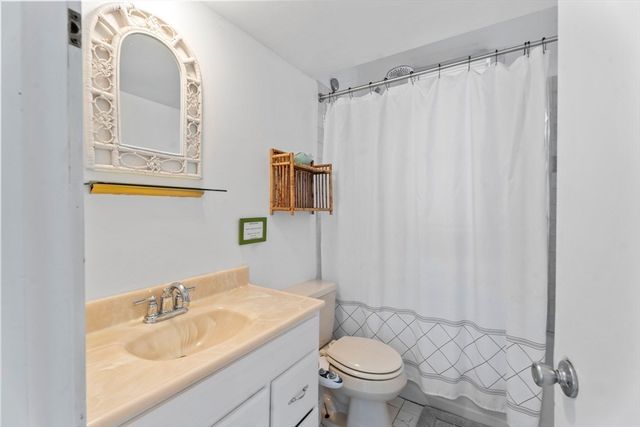 22 Old Harbor Lane, Oak Bluffs, MA 02557