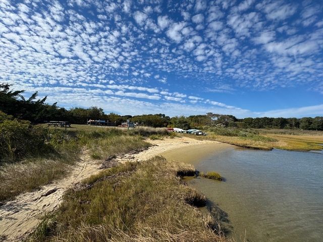 22 Old Harbor Lane, Oak Bluffs, MA 02557