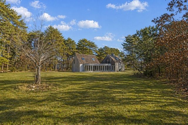 22 Old Harbor Lane, Oak Bluffs, MA 02557
