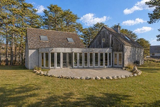 22 Old Harbor Lane, Oak Bluffs, MA 02557