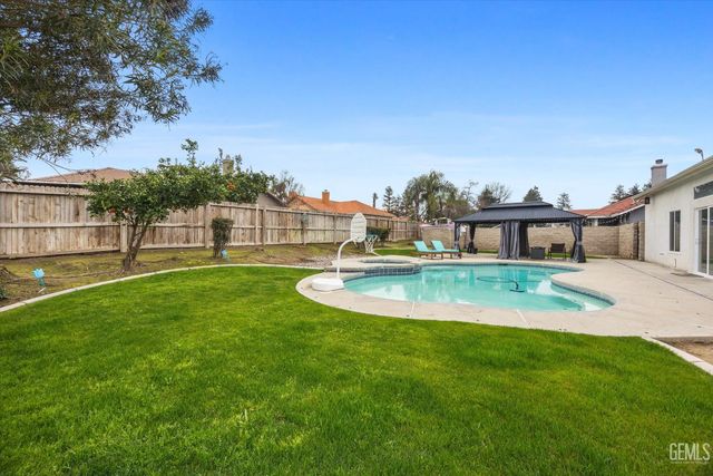 15503 Marty Avenue, Bakersfield, CA 93314