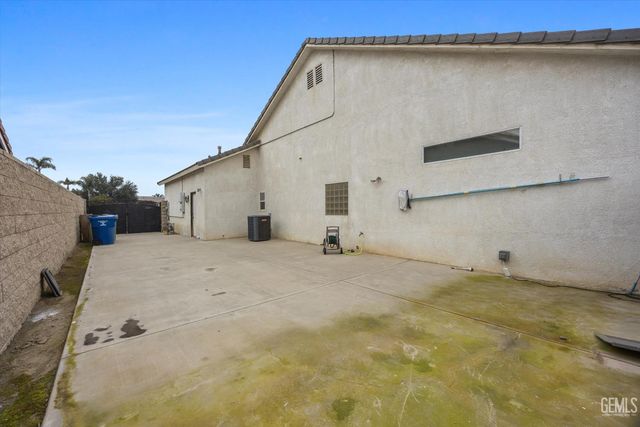 15503 Marty Avenue, Bakersfield, CA 93314