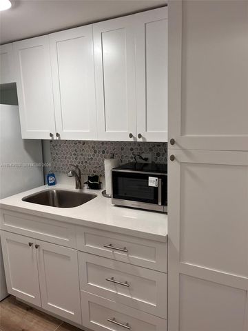 750 Pennsylvania Ave 4, Miami Beach, FL 33139