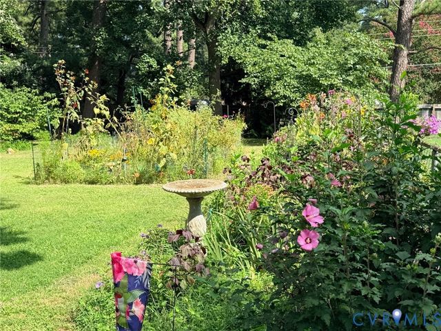 8708 Midway Rd, Henrico, VA 23229