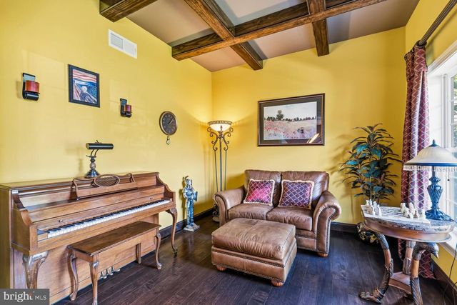 140 WOODS EDGE DR, Hummelstown, PA 17036