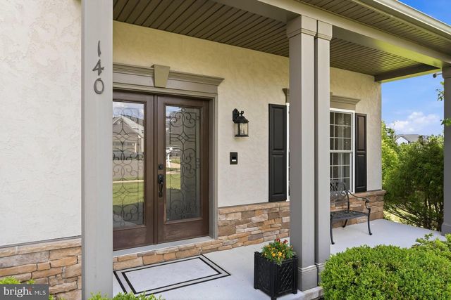 140 WOODS EDGE DR, Hummelstown, PA 17036