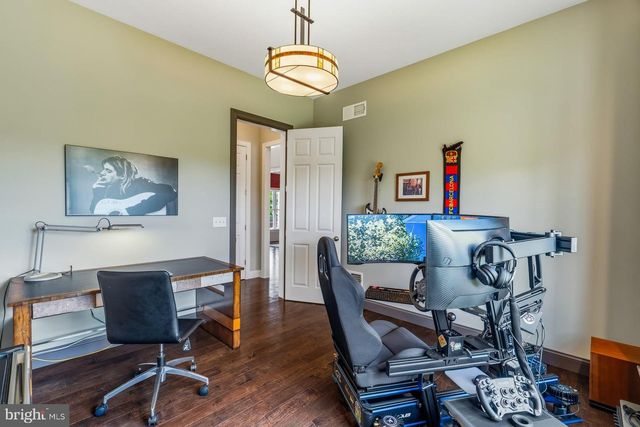 140 WOODS EDGE DR, Hummelstown, PA 17036