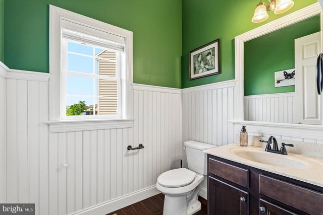 140 WOODS EDGE DR, Hummelstown, PA 17036