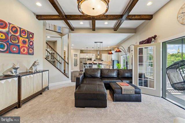140 WOODS EDGE DR, Hummelstown, PA 17036