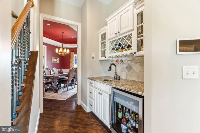 140 WOODS EDGE DR, Hummelstown, PA 17036