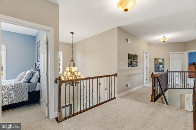 140 WOODS EDGE DR, Hummelstown, PA 17036