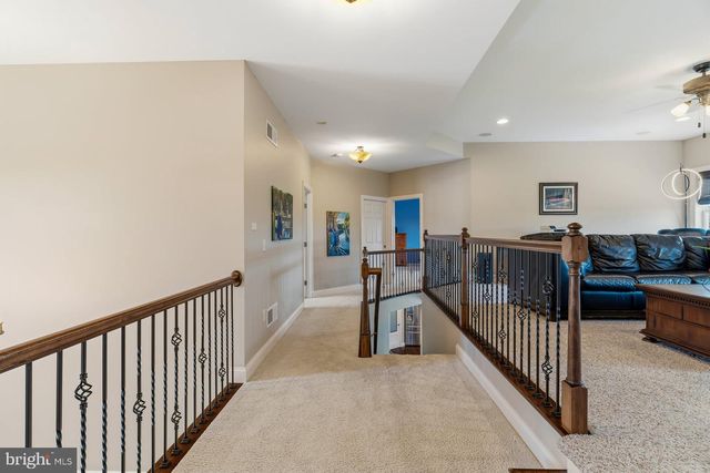 140 WOODS EDGE DR, Hummelstown, PA 17036