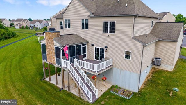 140 WOODS EDGE DR, Hummelstown, PA 17036