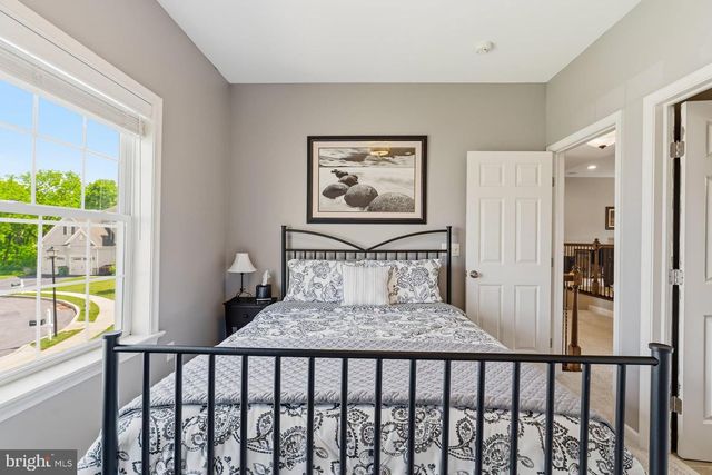 140 WOODS EDGE DR, Hummelstown, PA 17036