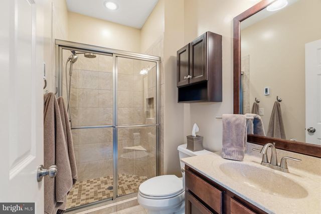 140 WOODS EDGE DR, Hummelstown, PA 17036