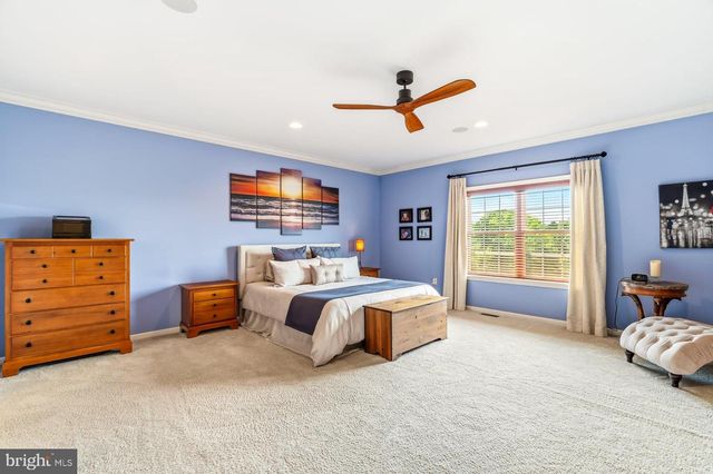 140 WOODS EDGE DR, Hummelstown, PA 17036