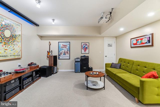 140 WOODS EDGE DR, Hummelstown, PA 17036
