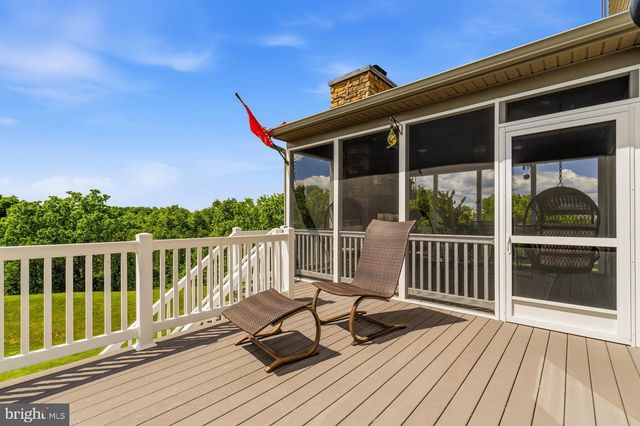 140 WOODS EDGE DR, Hummelstown, PA 17036