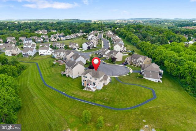 140 WOODS EDGE DR, Hummelstown, PA 17036
