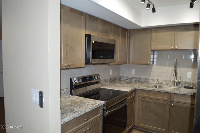 1340 N RECKER Road 337, Mesa, AZ 85205