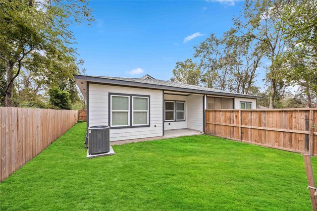 8009 Sterlingshire Street B, Houston, TX 77078