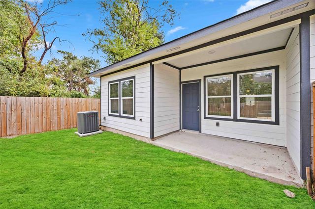 8009 Sterlingshire Street B, Houston, TX 77078