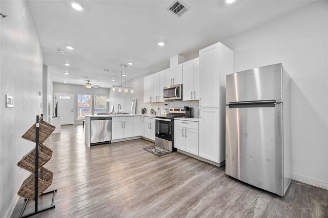 8009 Sterlingshire Street B, Houston, TX 77078