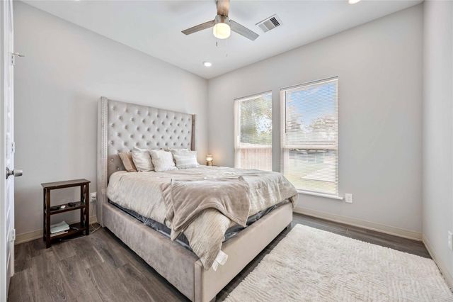 8009 Sterlingshire Street B, Houston, TX 77078