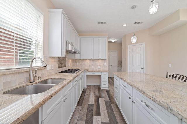 15319 Leila Bend Drive, Houston, TX 77082