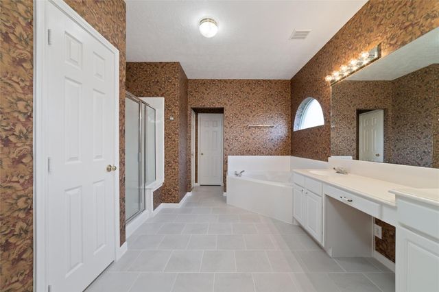 15319 Leila Bend Drive, Houston, TX 77082