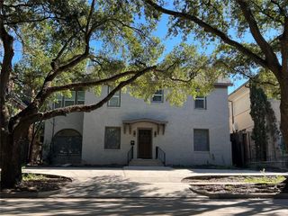 1911 Bissonnet Street, Houston, TX 77005
