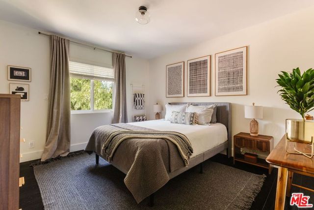 3126 Oakcrest Drive, Los Angeles, CA 90068