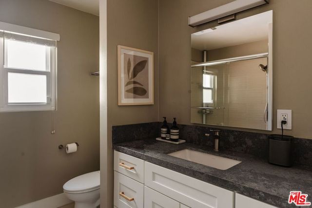 3126 Oakcrest Drive, Los Angeles, CA 90068