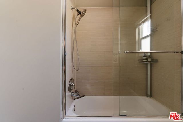 3126 Oakcrest Drive, Los Angeles, CA 90068
