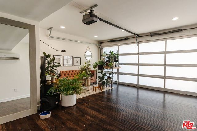 3126 Oakcrest Drive, Los Angeles, CA 90068