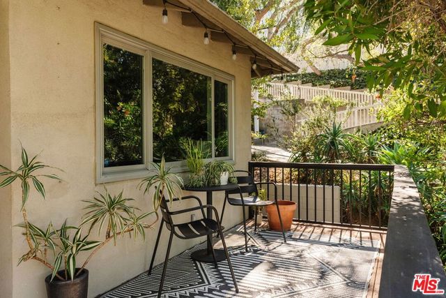 3126 Oakcrest Drive, Los Angeles, CA 90068