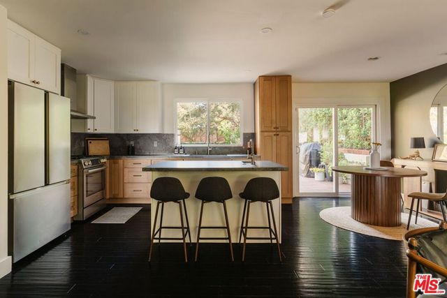 3126 Oakcrest Drive, Los Angeles, CA 90068