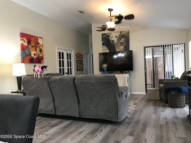 594 Pine Forest Court, Melbourne, FL 32940